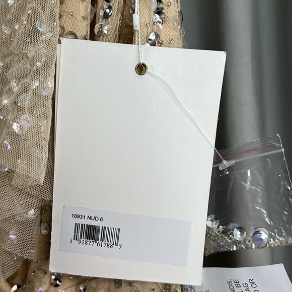 Mac Duggal 10931 NWT EMBELLISHED RUFFLE FAUX WRAP SEQUINED GOWN - Picture 9 of 10